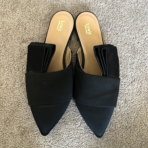 Lewit flat. Black. Size 37. Made in Italy. Never worn - Picture 1 of 2